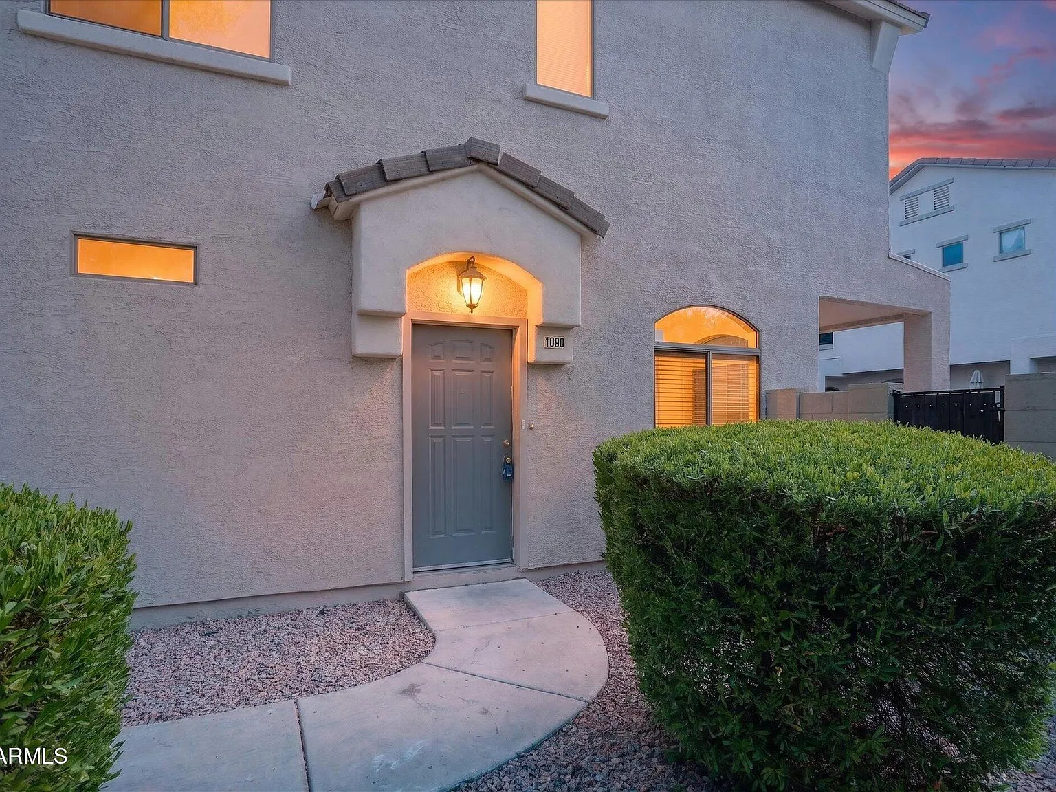 3 bed, 2.5 bath, 1468 sqft, $2,400 — Photo 2