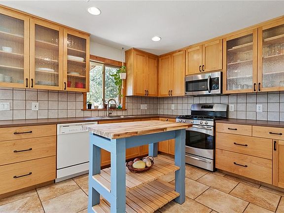 2nd image of 2605 Fentonridge Dr