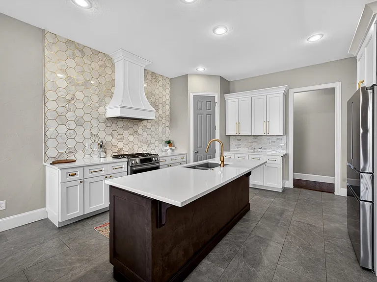 301 Foxcroft Ln — Photo 15