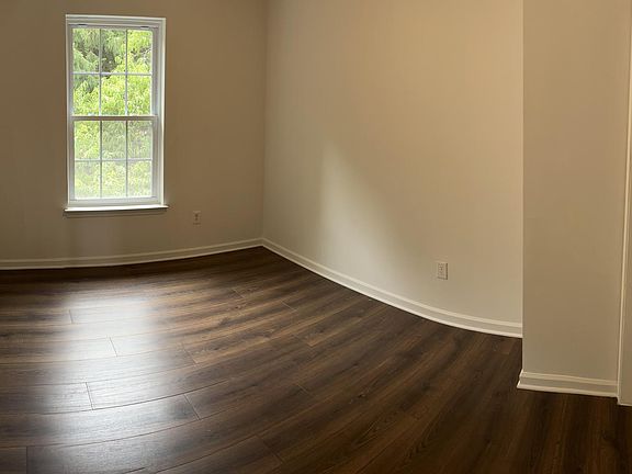 4th image of 320 Buena Vista Dr