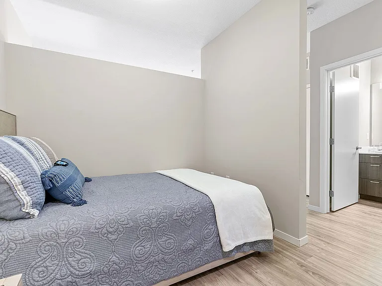 The Chamberlain Apartments — Photo 18