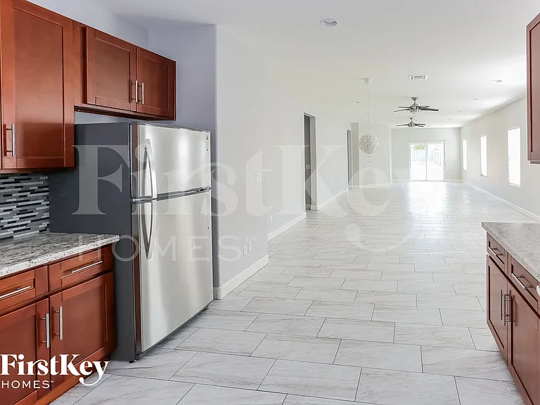 905 E Fremont Rd — Photo 6