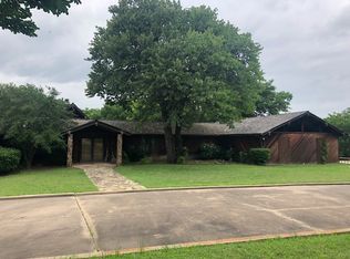 121 Meadow Rd, Ardmore, OK 73401