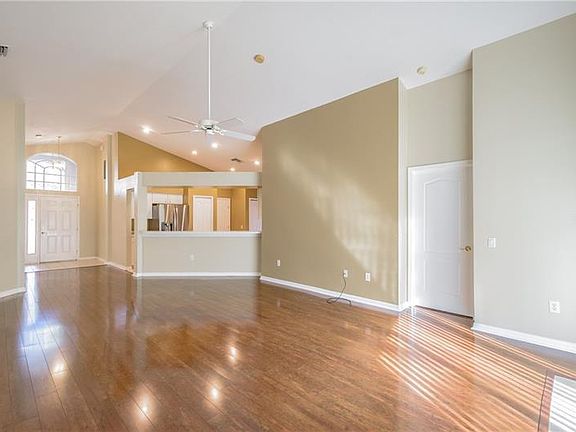 5th image of 632 Somerstone Dr