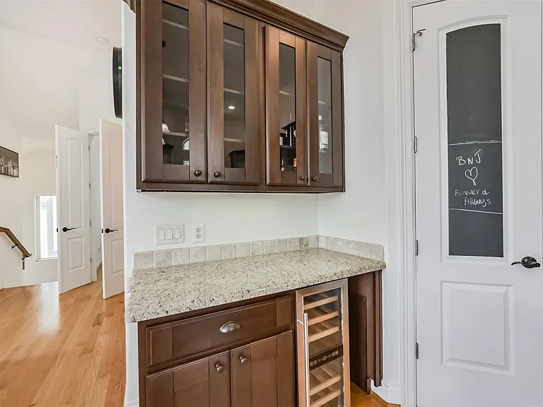 2016 Sabine St — Photo 12