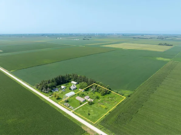 19461 & 19463 270th St, Grundy Center, IA 50638