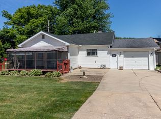 325 N Gage St, Somonauk, IL 60552