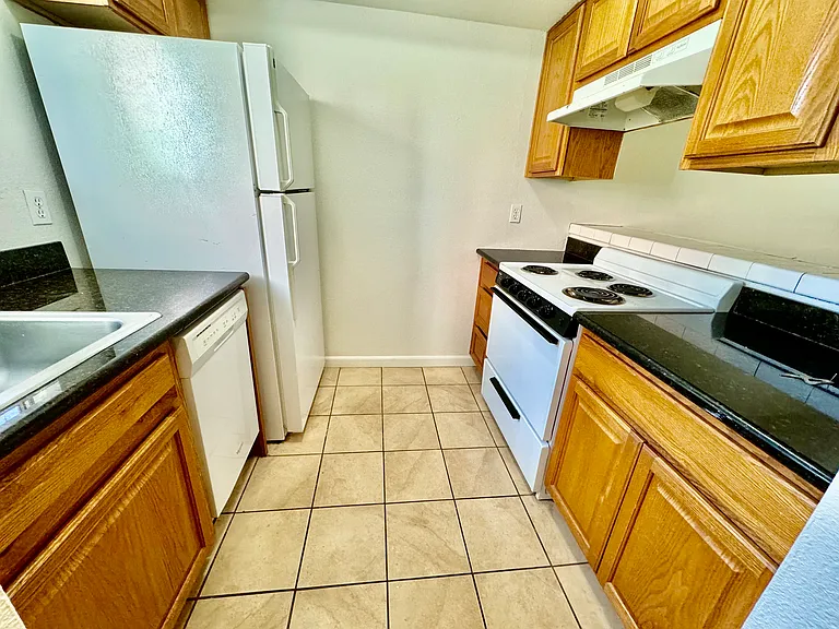 3335 J st — Photo 6