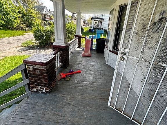 2nd image of 11618 Tuscora Ave