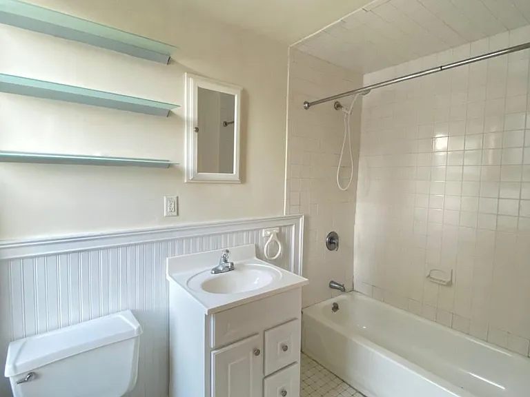 276 1st St #1 — Photo 4
