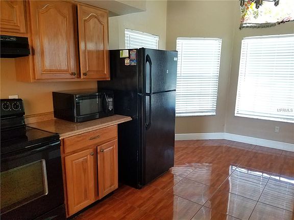 5th image of 14905 White Magnolia Ct