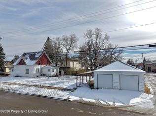 45 8th Ave W, Dickinson, ND 58601
