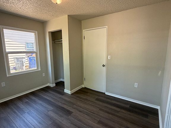 3rd image of 1404-1406 E Fountain Way
