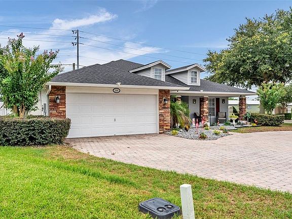 3rd image of 104 BENTLEY OAKS BOULEVARD