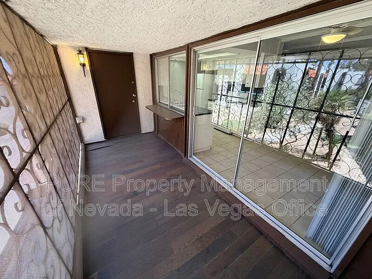 1405 Vegas Valley Dr #252-bldg 25 — Photo 21