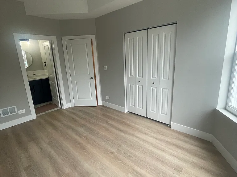 1628 W Blackhawk St #2 — Photo 3