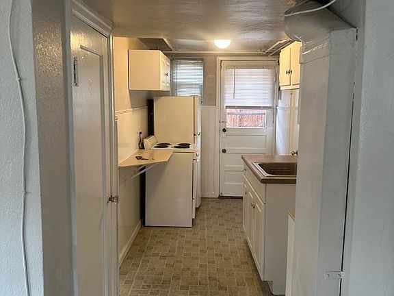 2nd image of 33 S Pennsylvania St APT 3