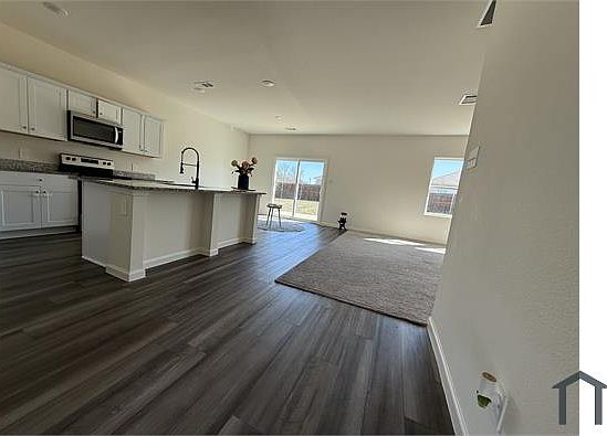 1st image of 708 Yorkshire Dr