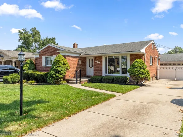 6106 N Charlesworth St, Dearborn Heights, MI 48127
