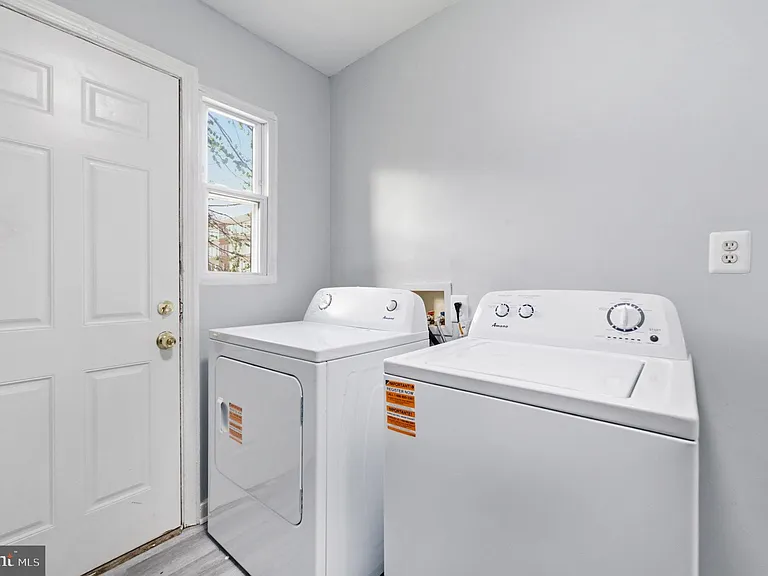 4029 Grant St NE — Photo 16