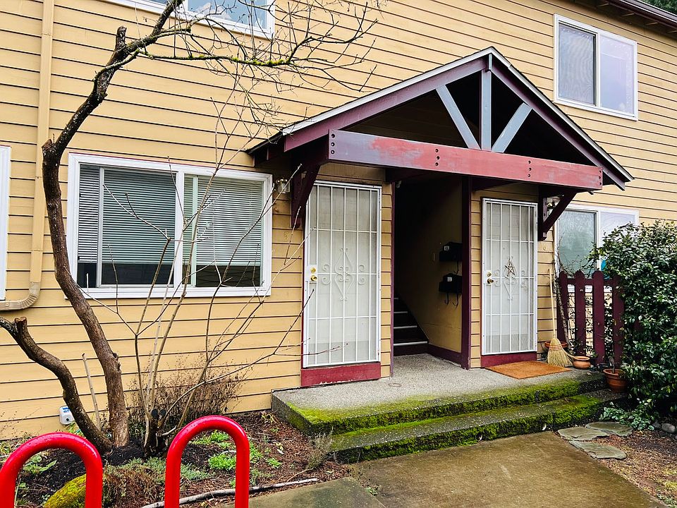 1st image of 3212 SE 9th Ave APT 5