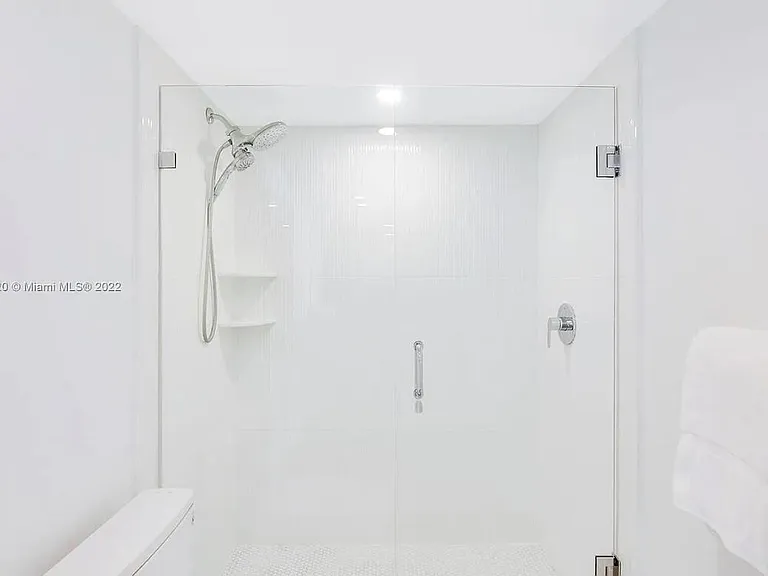 350 Beach Rd #401 — Photo 26
