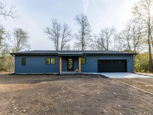 6200 N 42nd St, Augusta, MI 49012
