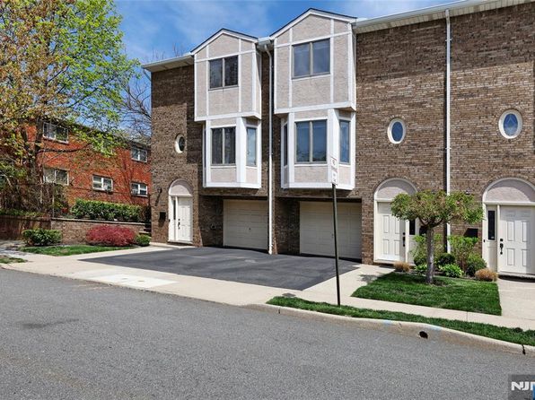 515 Division Ave #B, Carlstadt, NJ 07072