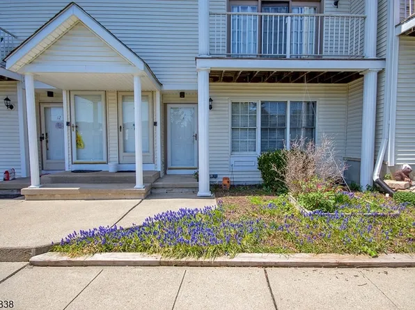 10 Amherst Ct #10, Hamburg Boro, NJ 07419