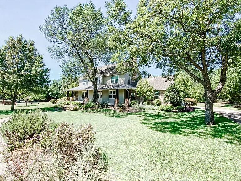 581 Country Club Rd — Photo 4
