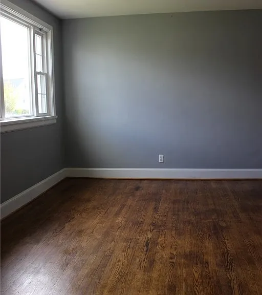 2300 Farrand St — Photo 4