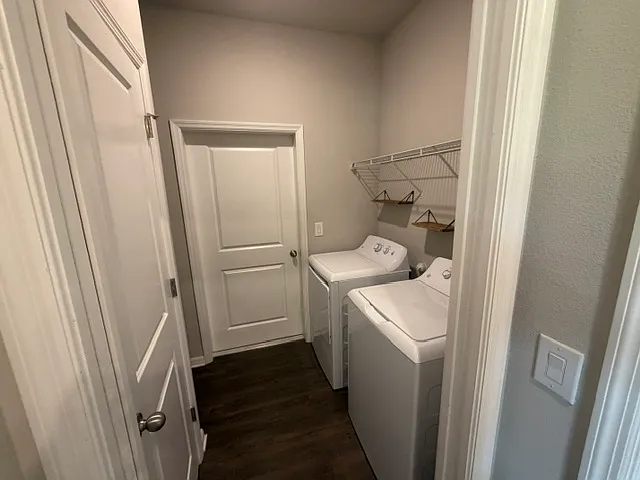 1504 NE 34th Ln — Photo 10