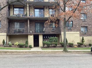 10 Donna Ct, Staten Island, NY 10314