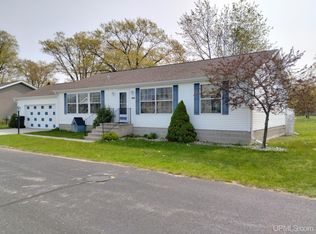 54 Kenneally Blvd, Gladstone, MI 49837
