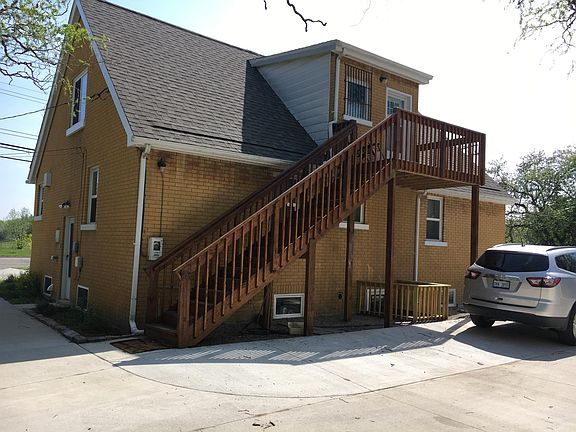 PRIVATE ENTRY BACK OF HOUSE