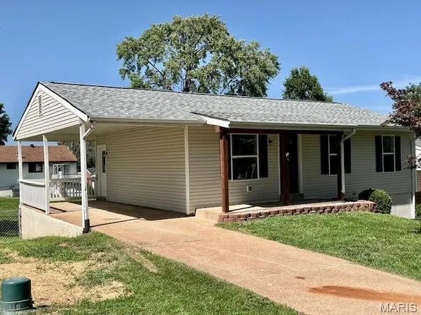 5337 Winthrop Dr, High Ridge, MO 63049