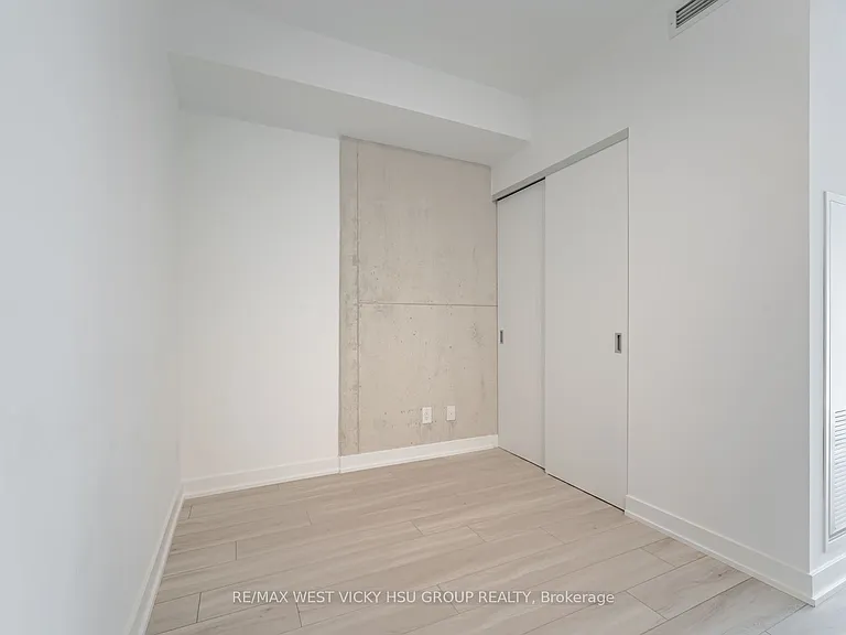 458 Richmond St W #806 — Photo 15