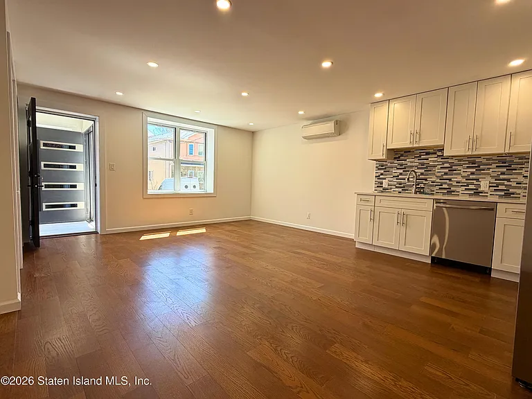 189 Saint Marys Ave #1 — Photo 2