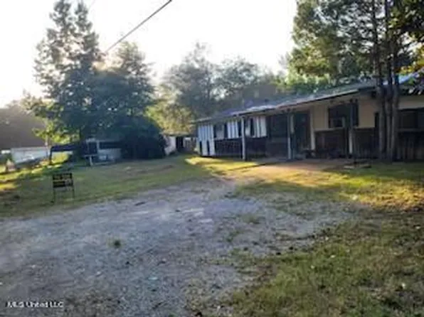 8 County Road 273, Farmington, MS 38834
