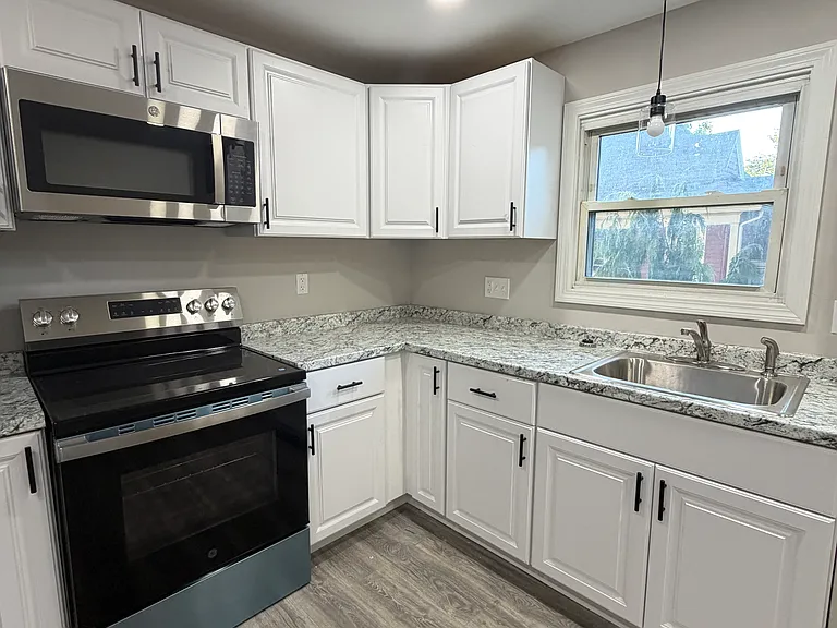 179 Sargeant St #2 — Photo 1