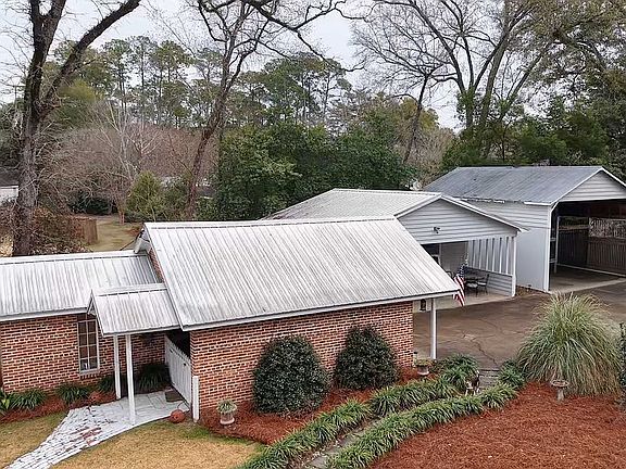 5th image of 1037 Lake Douglas Rd