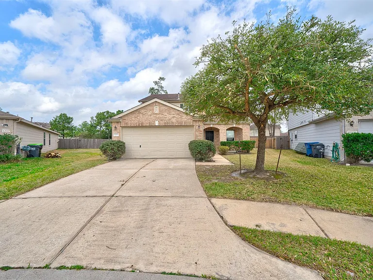 3211 Legends Hill Ct — Photo 3