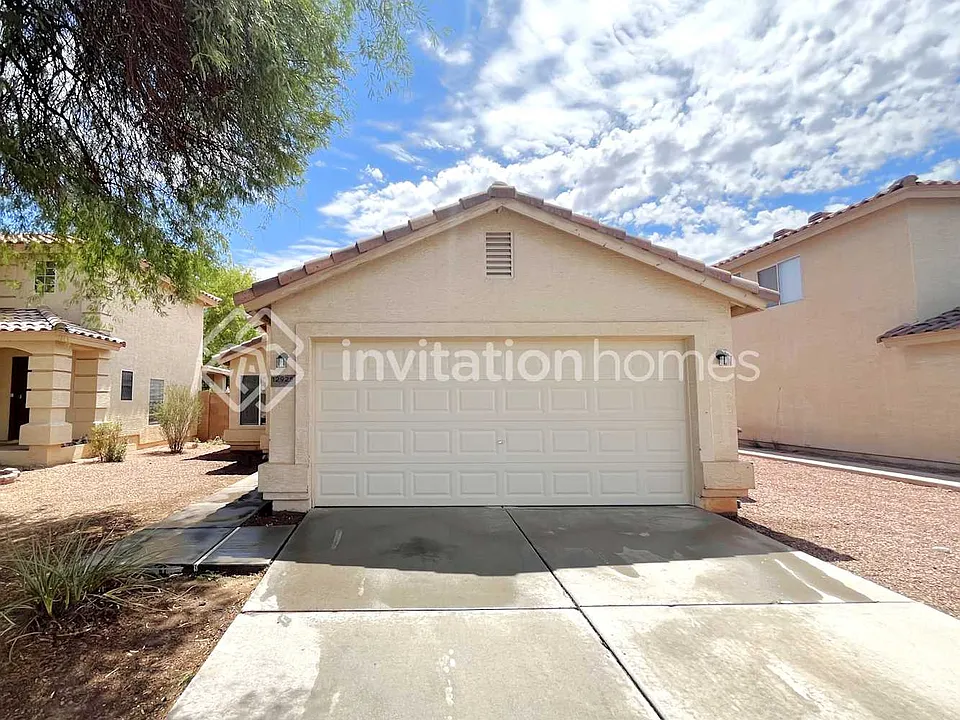 12925 W Laurel Ln