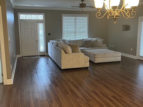 5th image of 2474 Lakewood Dr
