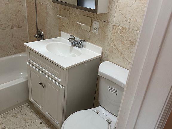 5th image of 632 E 89th St APT 3