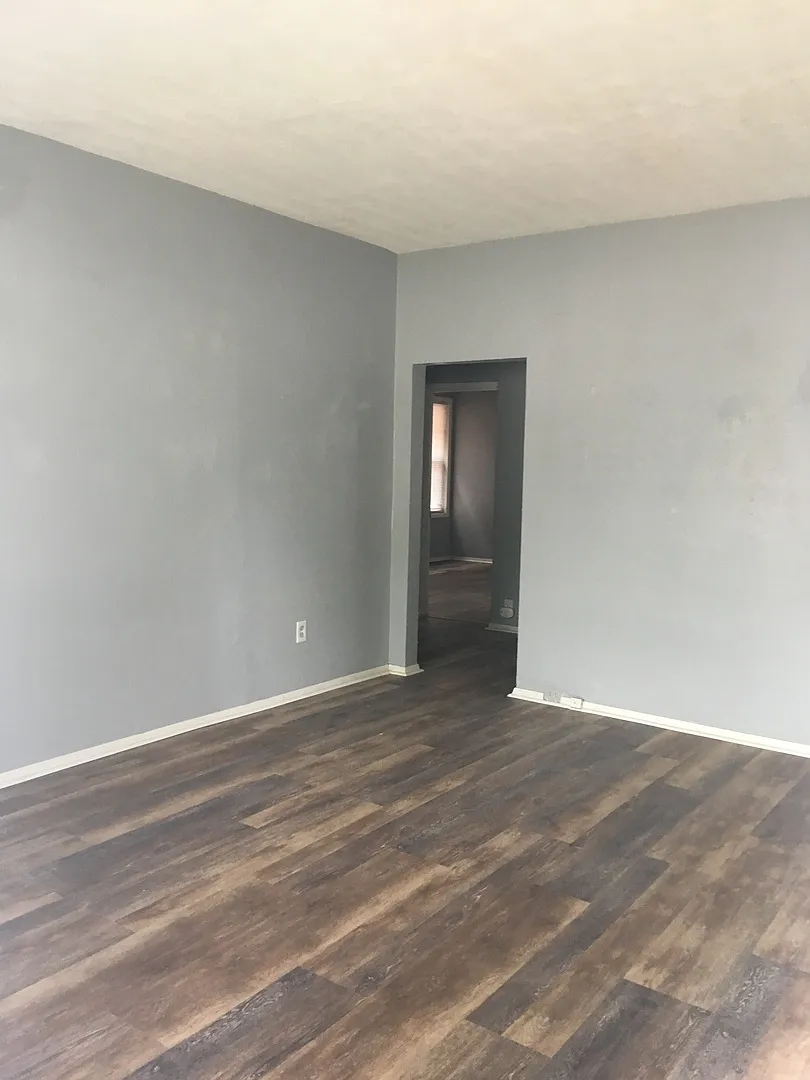 4217 Grand Blvd. — Photo 3