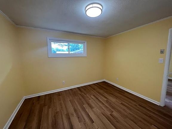 3rd image of 3304 Martin Ave #B