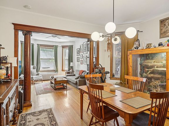 5th image of 2334 N Hamlin Ave