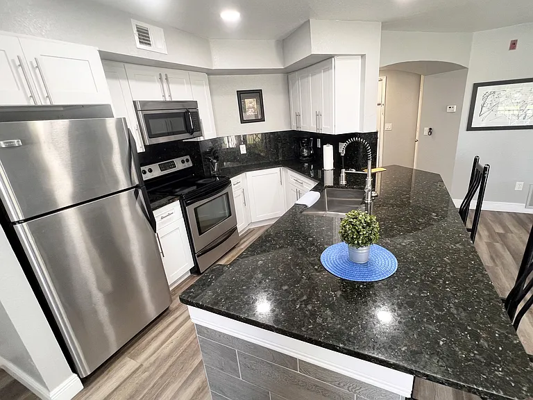 7320 Westpointe Blvd #825 — Photo 10