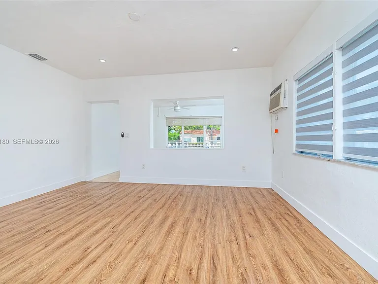 2368 SW 26th St #A — Photo 8